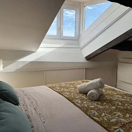 ღ La Rochelaise • Vue Sur Le Vieux-port *